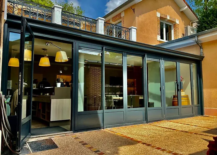 Les Loges Du Theatre Maison Prive 150M2 Acceuil Maximum 14 Personnes Degustation Champagne Offerte Jacuzzi Sauna Jeux Velos Emplacement Exceptionnel Et Chic, 200M De L\'Avenue De Champagne, Gare, Musee, Jardins, Restaurations, Toutes Commodites