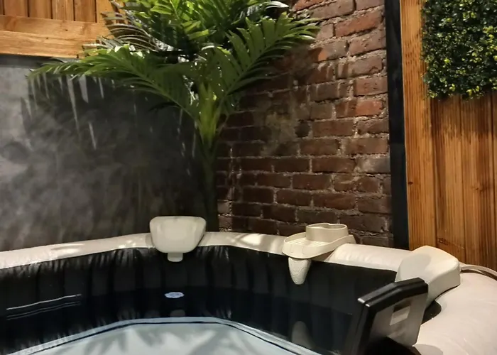 Les Loges Du Theatre Degustation Champagne Offerte Jacuzzi Sauna Jeux Velos Maison Prive 150M2 Historique 14Pers Max Emplacement Exceptionnel Et Chic, 200M De L\'Avenue De Champagne, Gare, Musee, Jardins, Restaurations, Toutes Commodites