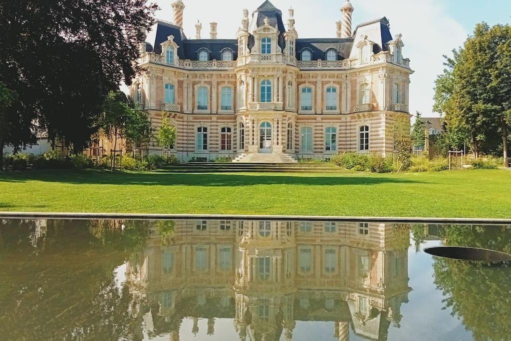 Apartment Les Loges Du Theatre Degustation Champagne Offerte Jacuzzi Sauna Jeux Velos Maison Prive 150M2 Historique 14Pers Max Emplacement Exceptionnel Et Chic, 200M De L'Avenue De Champagne, Gare, Musee, Jardins, Restaurations, Toutes Commodites *