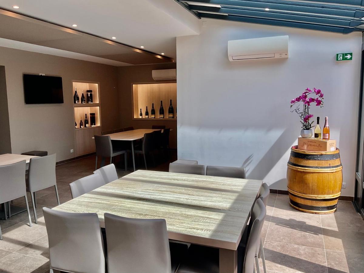 Les Loges Du Theatre Degustation Champagne Offerte Jacuzzi Sauna Jeux Velos Maison Prive 150M2 Historique 14Pers Max Emplacement Exceptionnel Et Chic, 200M De L'Avenue De Champagne, Gare, Musee, Jardins, Restaurations, Toutes Commodites