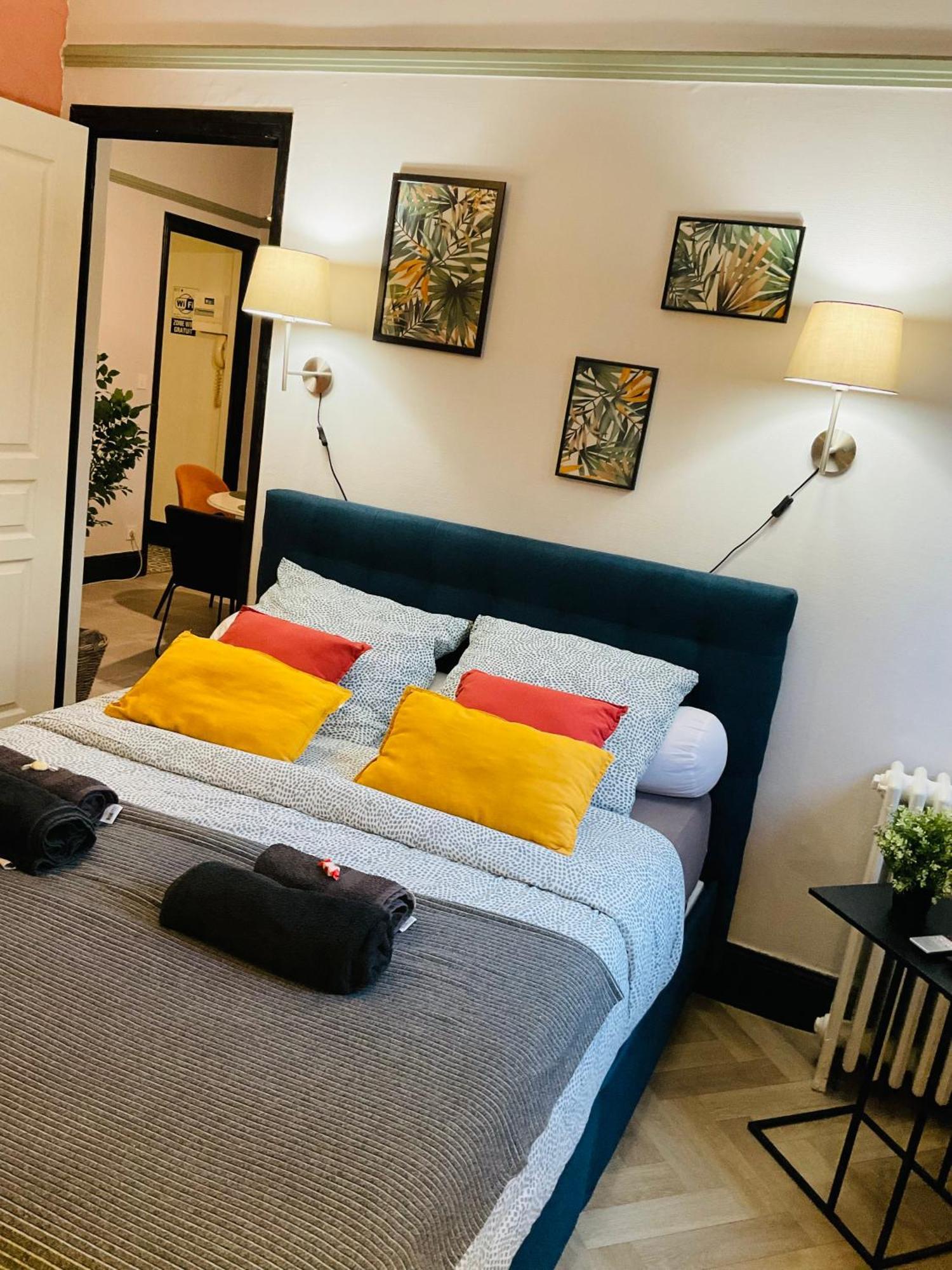 Apartment Les Loges Du Theatre Degustation Champagne Offerte Jacuzzi Sauna Jeux Velos Maison Prive 150M2 Historique 14Pers Max Emplacement Exceptionnel Et Chic, 200M De L'Avenue De Champagne, Gare, Musee, Jardins, Restaurations, Toutes Commodites Épernay
