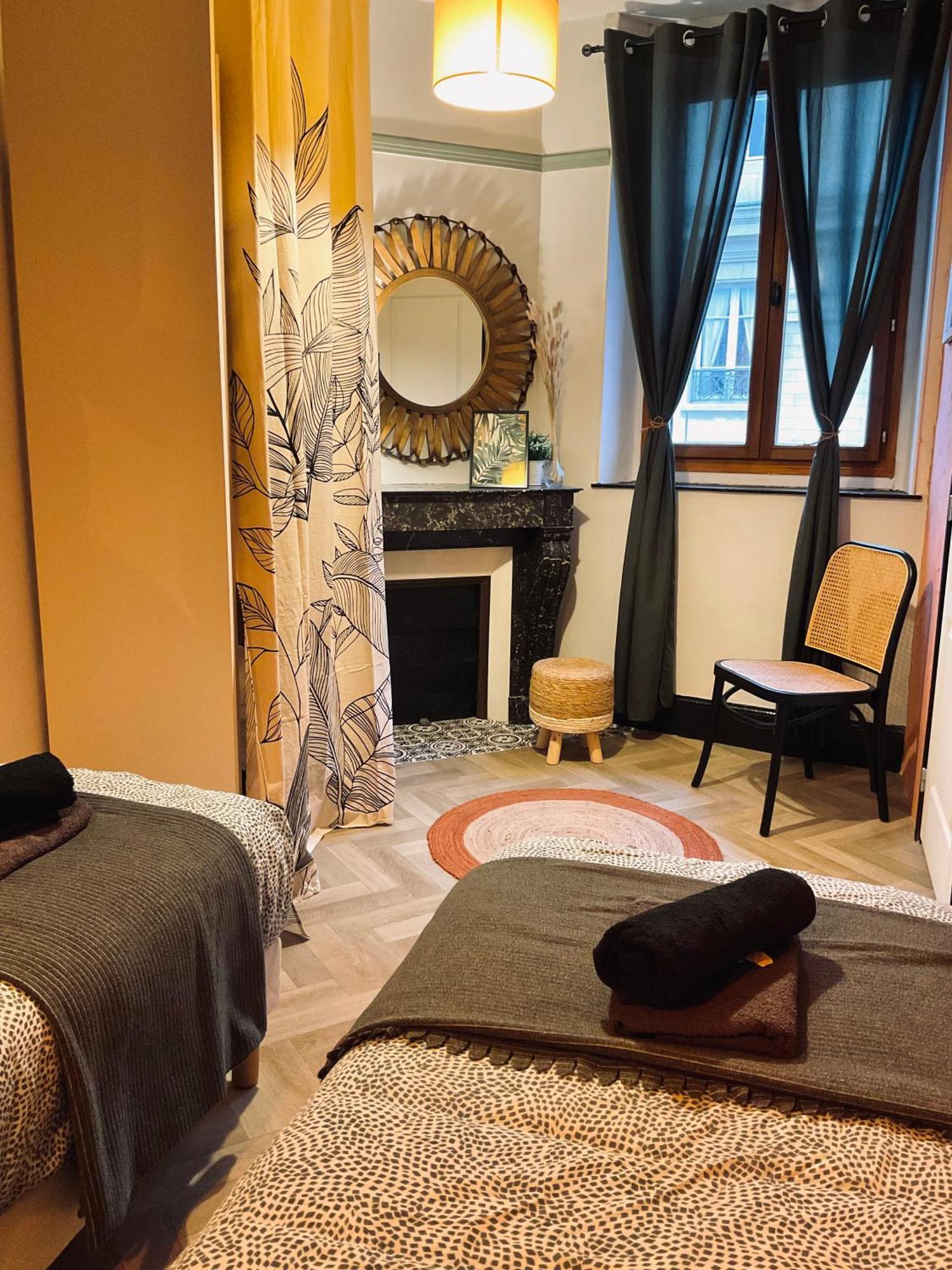 Les Loges Du Theatre Degustation Champagne Offerte Jacuzzi Sauna Jeux Velos Maison Prive 150M2 Historique 14Pers Max Emplacement Exceptionnel Et Chic, 200M De L'Avenue De Champagne, Gare, Musee, Jardins, Restaurations, Toutes Commodites Apartment Épernay