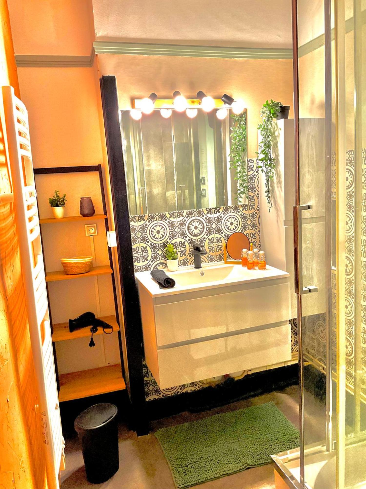 Les Loges Du Theatre Maison Prive 150m2 Acceuil Maximum 14 Personnes Degustation Champagne Offerte Jacuzzi Sauna Jeux Velos Emplacement Exceptionnel Et Chic, 200m De L'avenue De Champagne, Gare, Musee, Jardins, Restaurations, Toutes Commodites