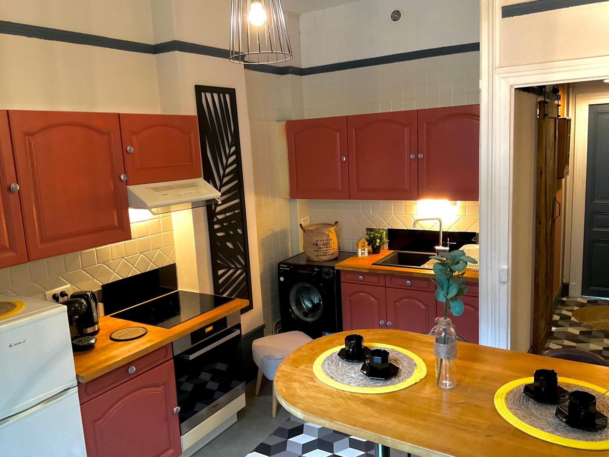 Les Loges Du Theatre Maison Prive 150m2 Acceuil Maximum 14 Personnes Degustation Champagne Offerte Jacuzzi Sauna Jeux Velos Emplacement Exceptionnel Et Chic, 200m De L'avenue De Champagne, Gare, Musee, Jardins, Restaurations, Toutes Commodites Apartment Épernay