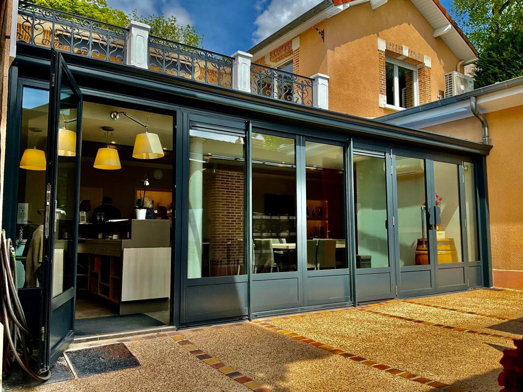 Les Loges Du Theatre Degustation Champagne Offerte Jacuzzi Sauna Jeux Velos Maison Prive 150M2 Historique 14Pers Max Emplacement Exceptionnel Et Chic, 200M De L'Avenue De Champagne, Gare, Musee, Jardins, Restaurations, Toutes Commodites Apartment *