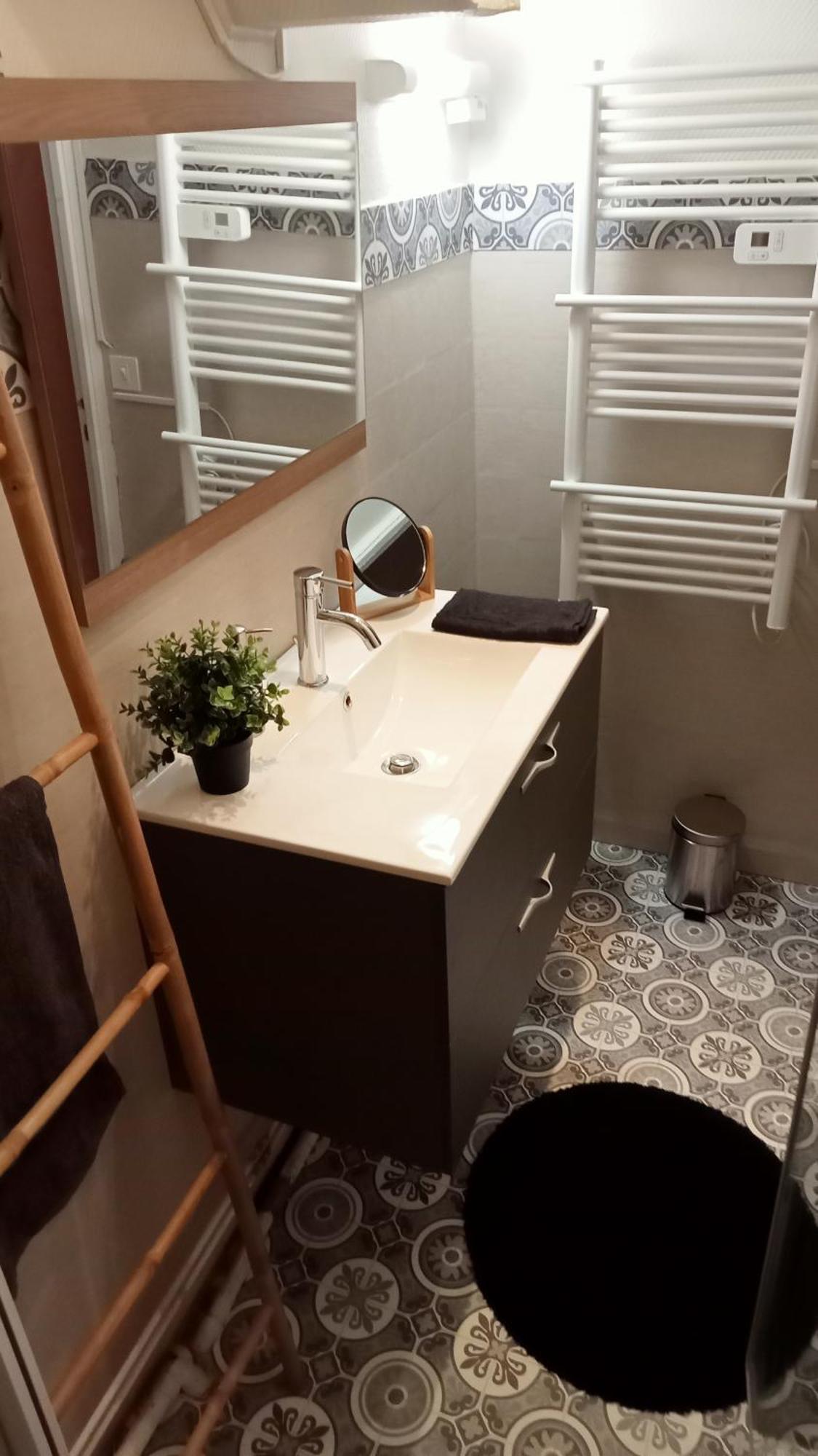Apartamento Les Loges Du Theatre Maison Prive 150m2 Acceuil Maximum 14 Personnes Degustation Champagne Offerte Jacuzzi Sauna Jeux Velos Emplacement Exceptionnel Et Chic, 200m De L'avenue De Champagne, Gare, Musee, Jardins, Restaurations, Toutes Commodites *