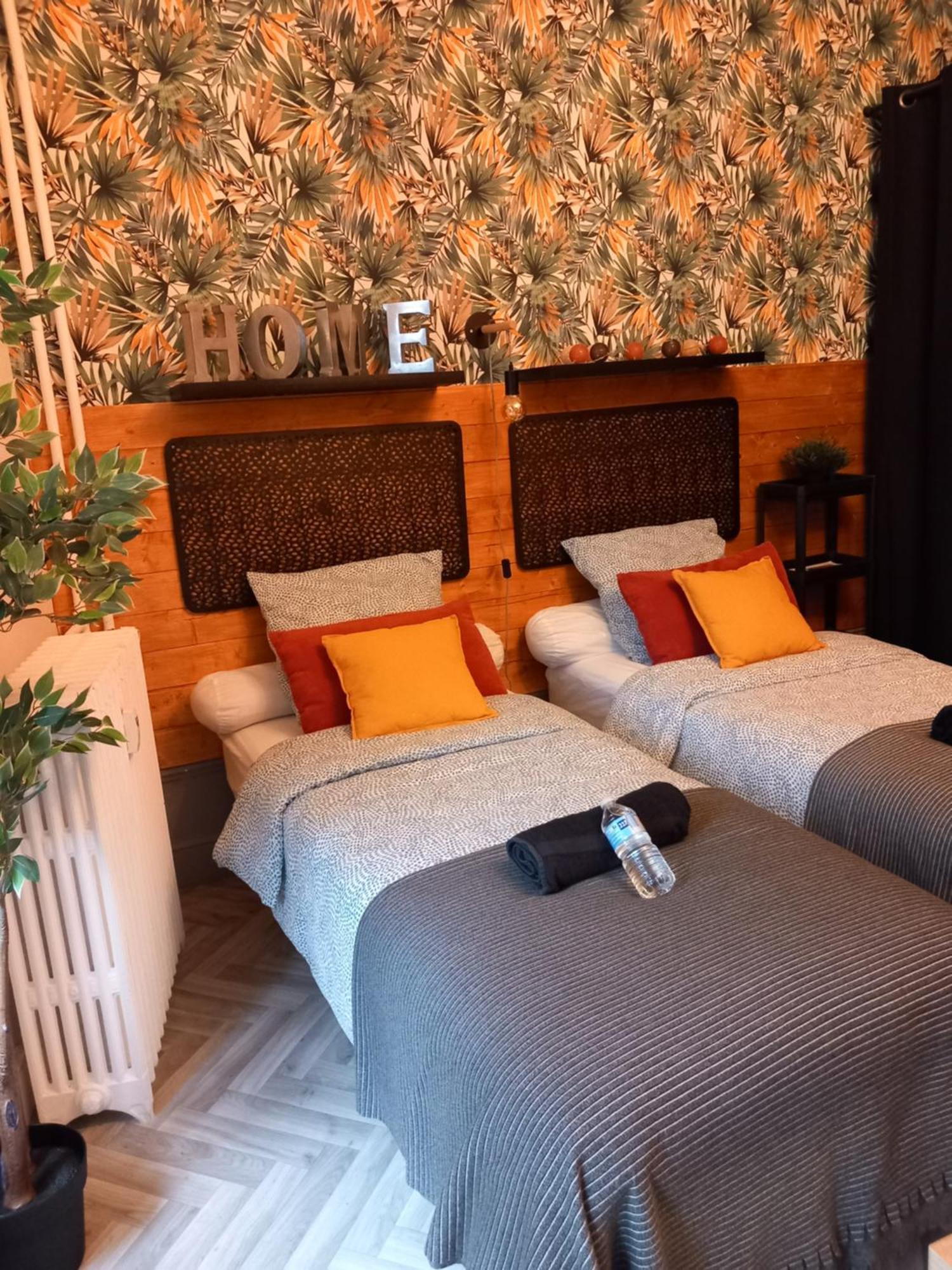 Les Loges Du Theatre Degustation Champagne Offerte Jacuzzi Sauna Jeux Velos Maison Prive 150M2 Historique 14Pers Max Emplacement Exceptionnel Et Chic, 200M De L'Avenue De Champagne, Gare, Musee, Jardins, Restaurations, Toutes Commodites Apartment