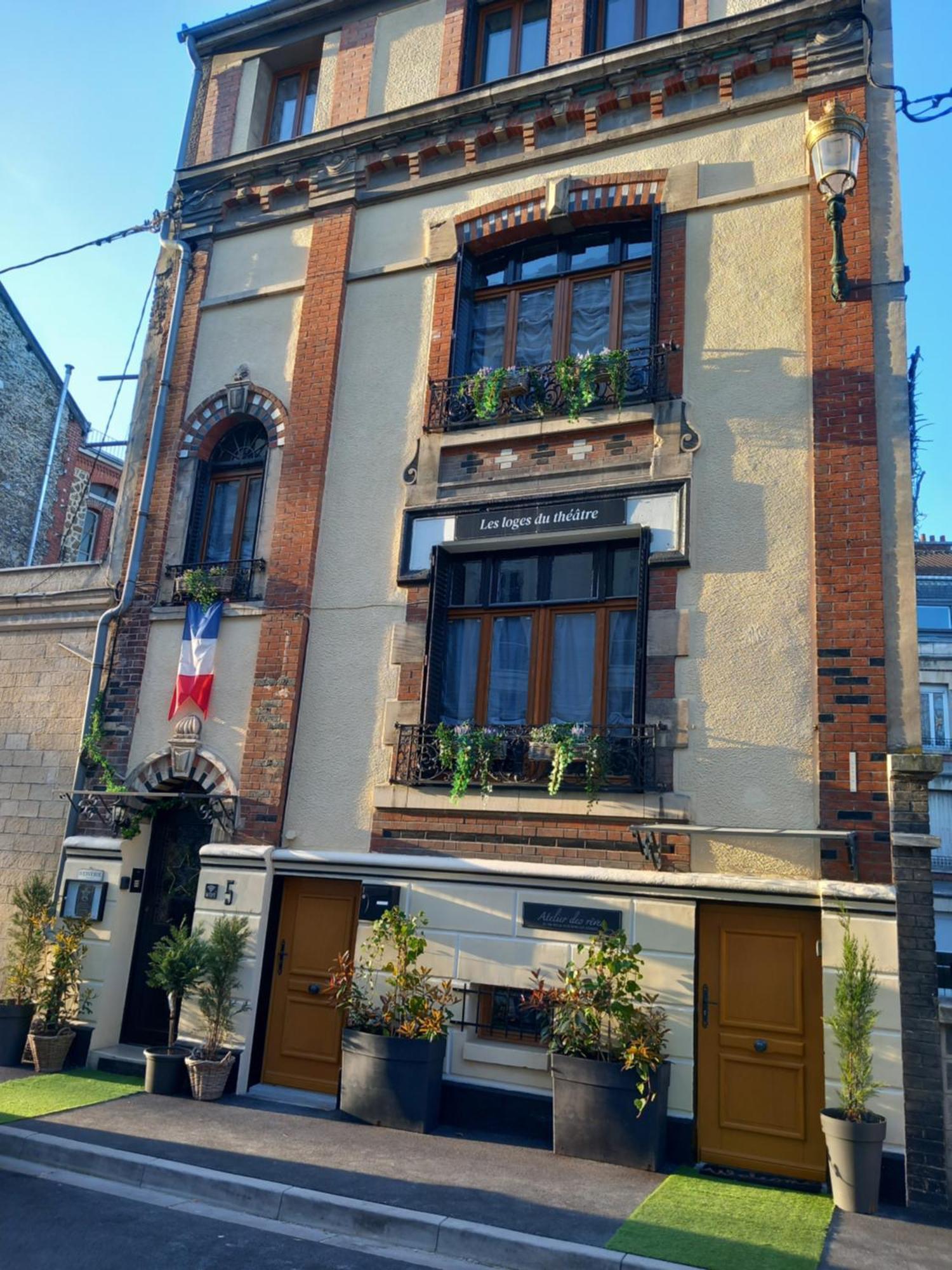 Les Loges Du Theatre Degustation Champagne Offerte Jacuzzi Sauna Jeux Velos Maison Prive 150M2 Historique 14Pers Max Emplacement Exceptionnel Et Chic, 200M De L'Avenue De Champagne, Gare, Musee, Jardins, Restaurations, Toutes Commodites Apartment