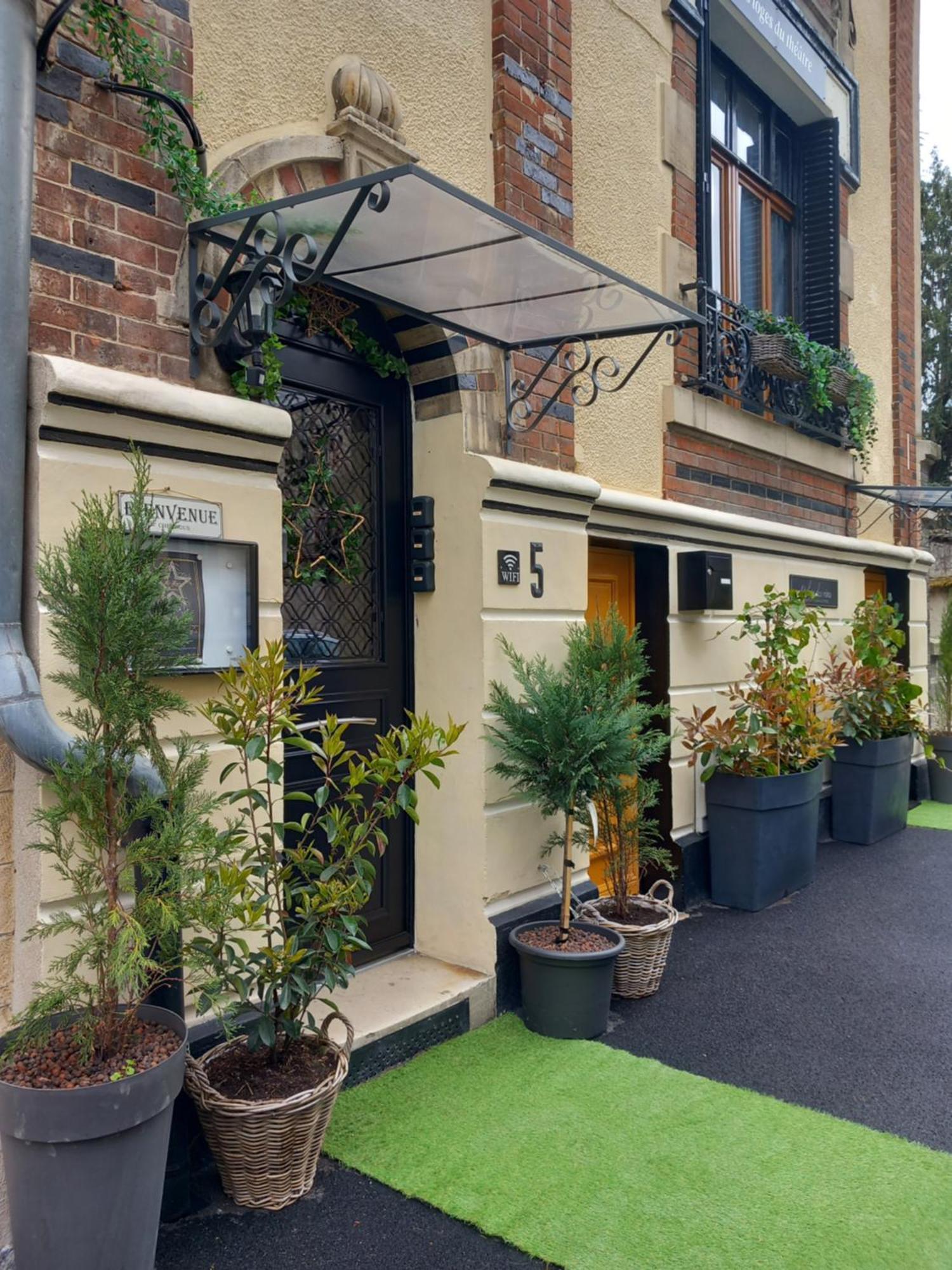 Apartment Les Loges Du Theatre Degustation Champagne Offerte Jacuzzi Sauna Jeux Velos Maison Prive 150M2 Historique 14Pers Max Emplacement Exceptionnel Et Chic, 200M De L'Avenue De Champagne, Gare, Musee, Jardins, Restaurations, Toutes Commodites