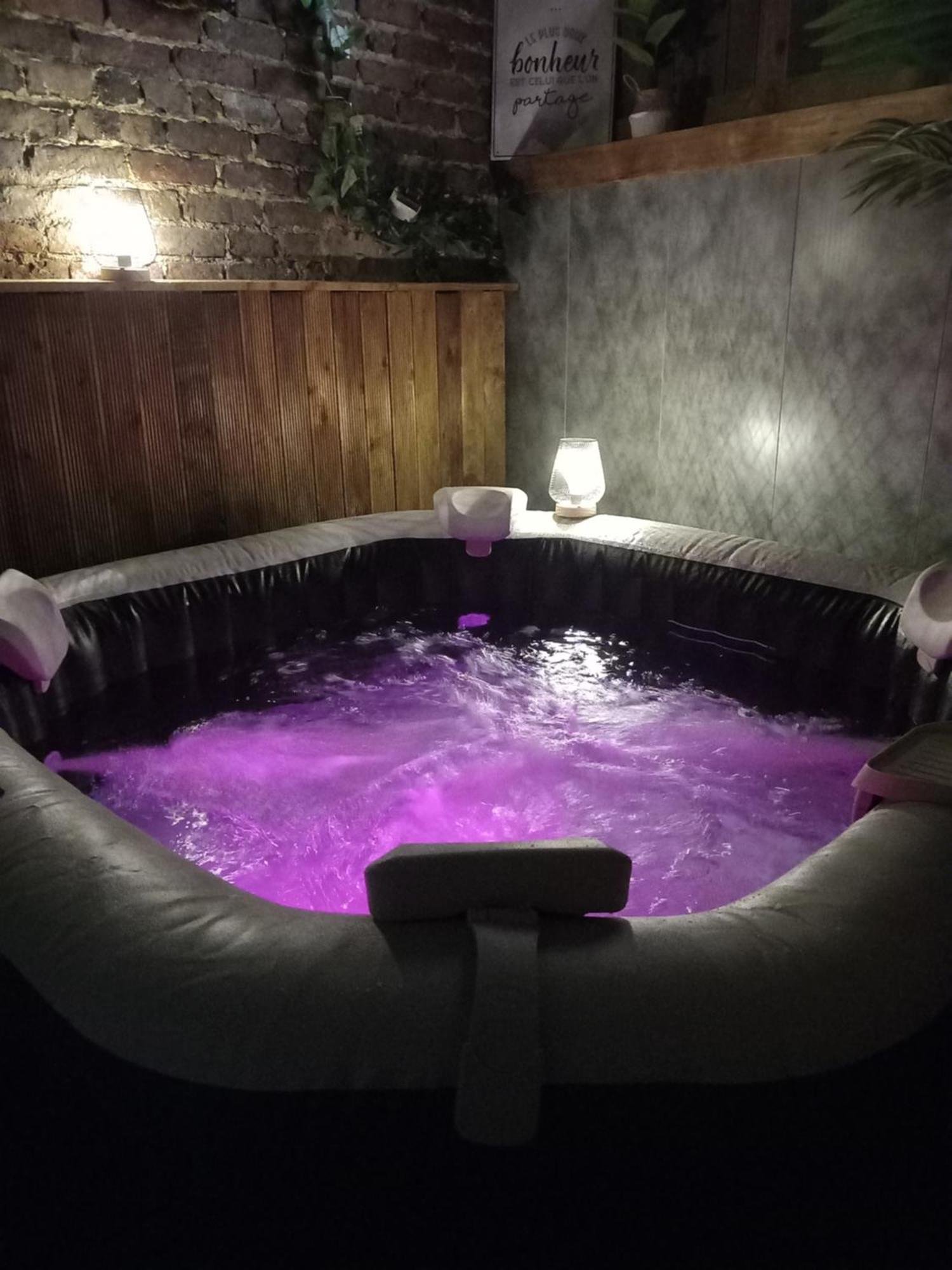Apartment Les Loges Du Theatre Maison Prive 150m2 Acceuil Maximum 14 Personnes Degustation Champagne Offerte Jacuzzi Sauna Jeux Velos Emplacement Exceptionnel Et Chic, 200m De L'avenue De Champagne, Gare, Musee, Jardins, Restaurations, Toutes Commodites