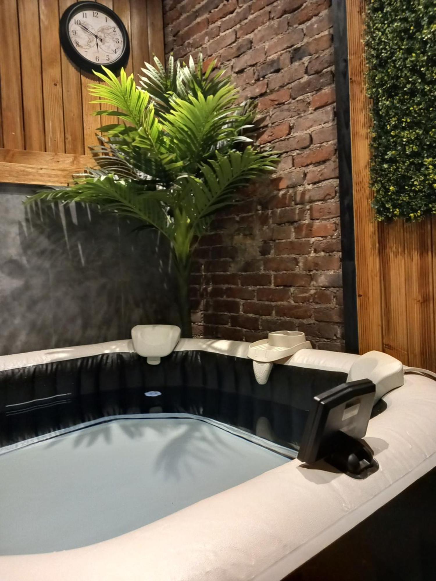 Apartment Les Loges Du Theatre Degustation Champagne Offerte Jacuzzi Sauna Jeux Velos Maison Prive 150M2 Historique 14Pers Max Emplacement Exceptionnel Et Chic, 200M De L'Avenue De Champagne, Gare, Musee, Jardins, Restaurations, Toutes Commodites *