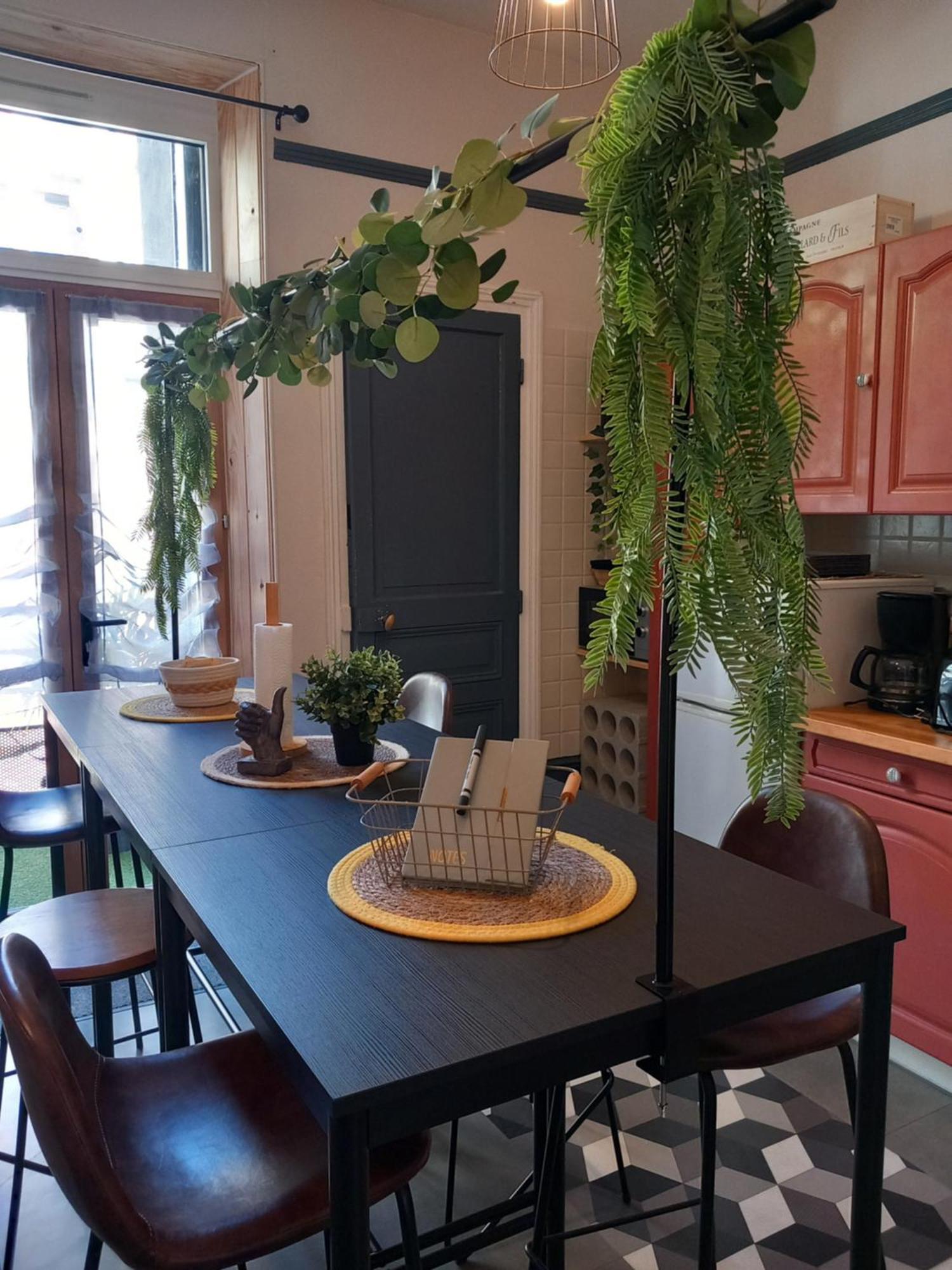 Apartment Les Loges Du Theatre Degustation Champagne Offerte Jacuzzi Sauna Jeux Velos Maison Prive 150M2 Historique 14Pers Max Emplacement Exceptionnel Et Chic, 200M De L'Avenue De Champagne, Gare, Musee, Jardins, Restaurations, Toutes Commodites